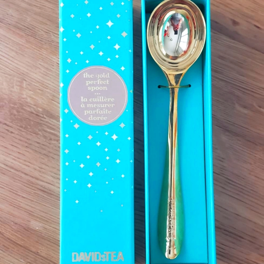 David's Tea - the gold perfect spoon